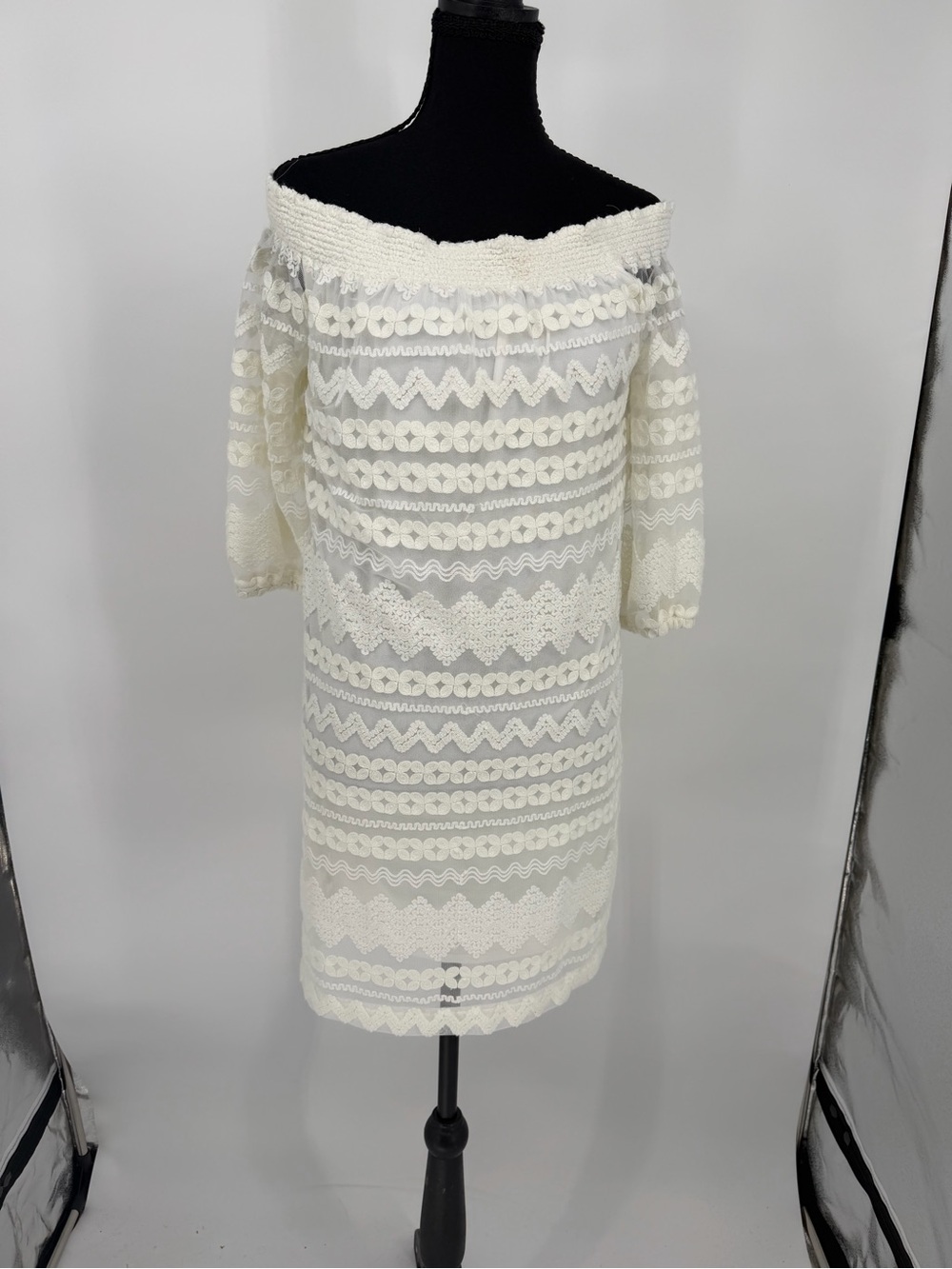 Trina Turk Ivory Off The Shoulder Lace‎ Mini Dress Embroidered Boho  Cream